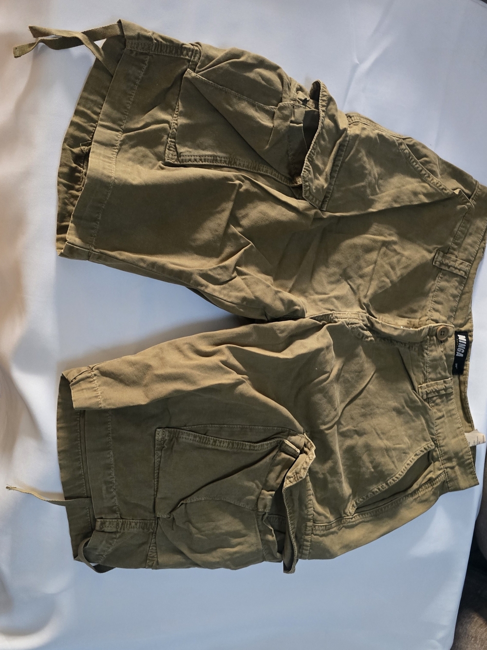 Durable Minga cargo shorts in olive Color Size 28
